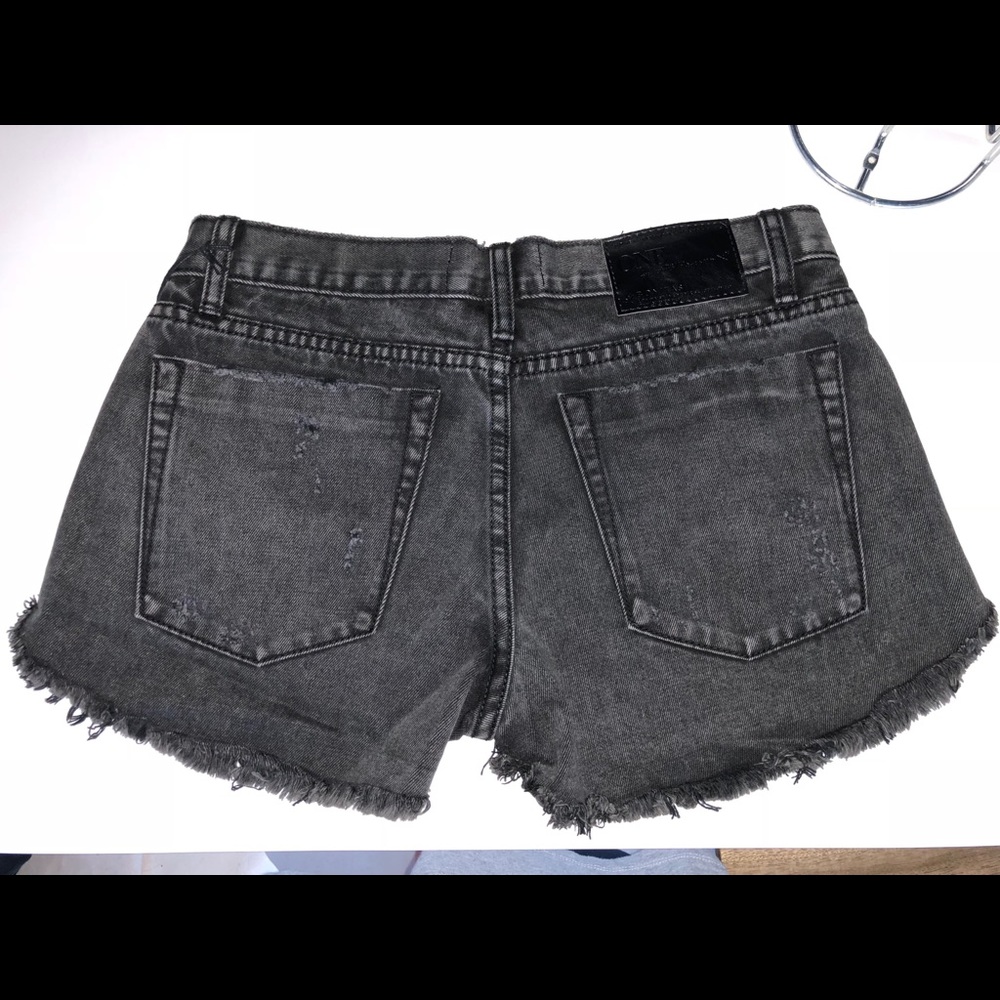 Bonitas Jean Shorts in Coal - Picture 4 of 4
